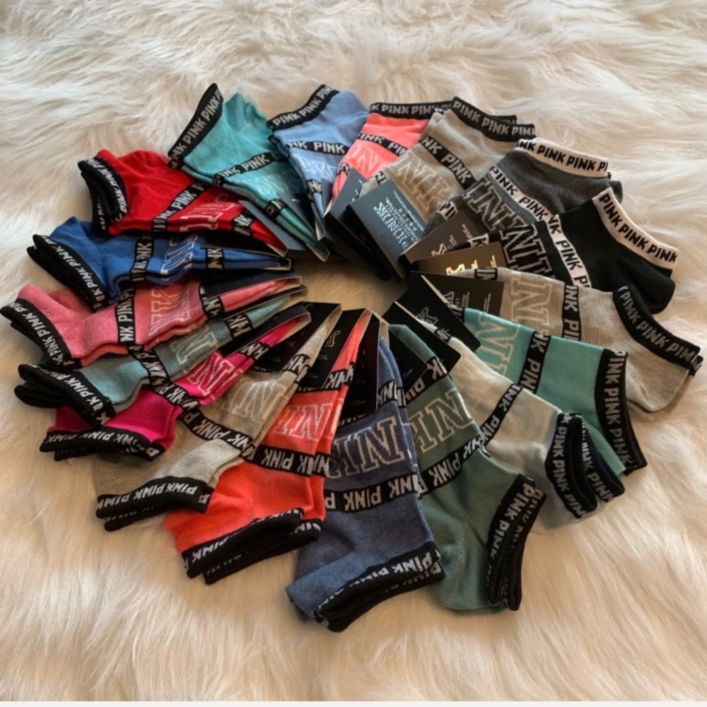 BRAND NEW 5 PAIRS VS SOCKS